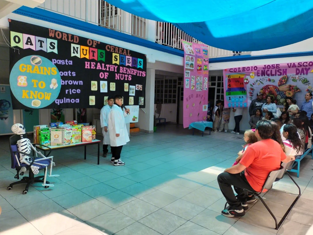 [Image of Niños en primaria]