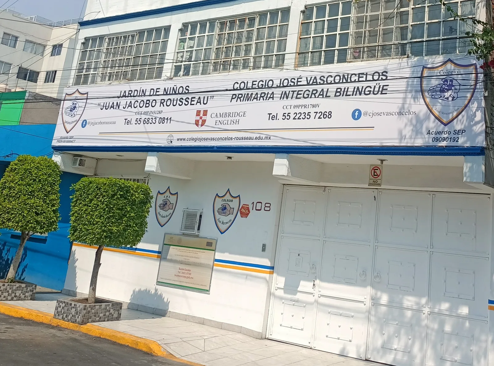 Fachada del Colegio José Vasconcelos y Jardín de Niños Juan Jacobo Rousseau